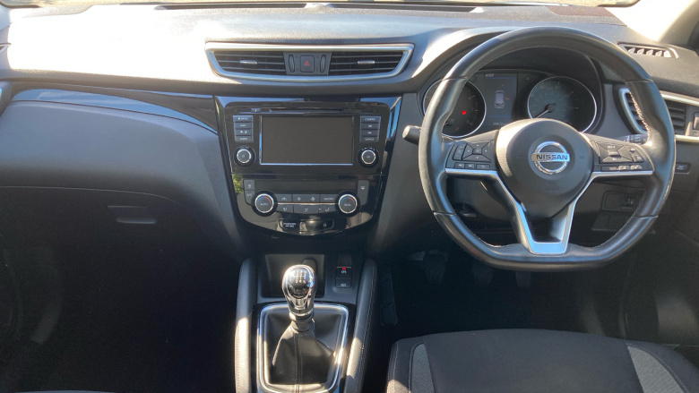Nissan Qashqai 1.3 DiG-T Acenta Premium 5dr Petrol Hatchback
